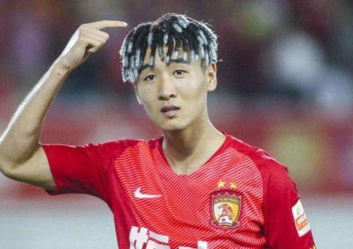 韦世豪最新爆料,足球生涯背后的故事与心路历程